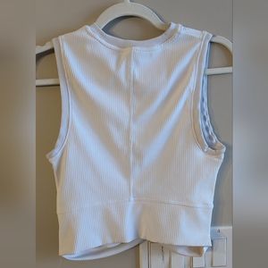 Simons twist front crop white ribbed workout top